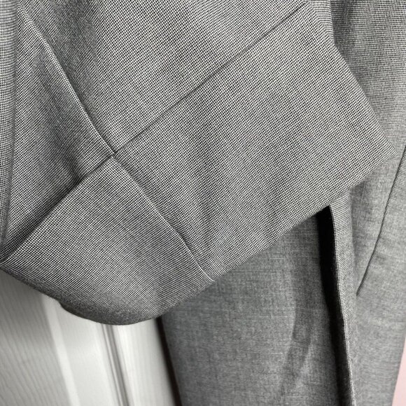 Chico's .5 Ultimate Fit Black Check Cuffed Trouser Capri Pants 30x24 US 6 New - Picture 3 of 5